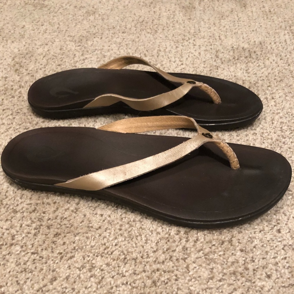 OluKai Ho’opio Leather Sandals